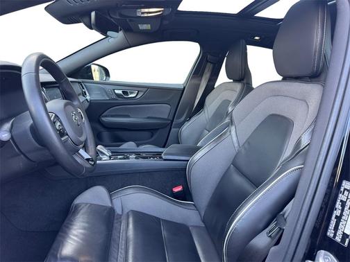 2024 Volvo S60 B5 Plus Black Edition