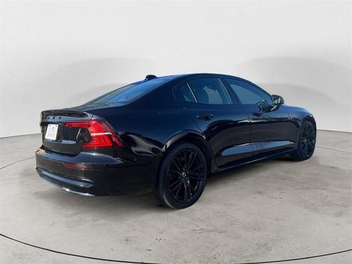 2024 Volvo S60 B5 Plus Black Edition