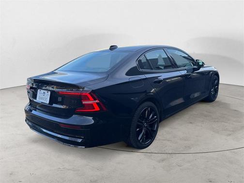 2024 Volvo S60 B5 Plus Black Edition