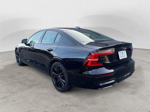 2024 Volvo S60 B5 Plus Black Edition