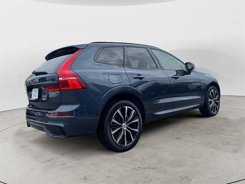 2025 Volvo XC60 B5 Plus