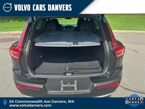2025 Volvo XC40 B5 Core Bright Theme