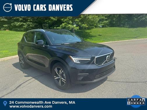 2025 Volvo XC40 B5 Core Bright Theme