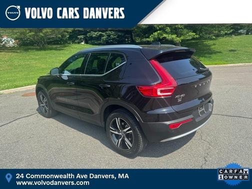 2025 Volvo XC40 B5 Core Bright Theme