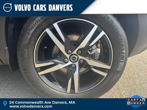 2025 Volvo XC40 B5 Core Bright Theme