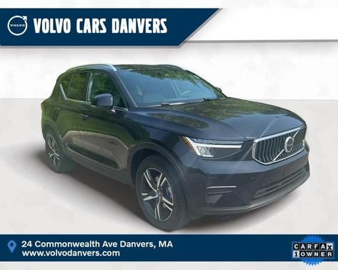 2025 Volvo XC40 B5 Core Bright Theme