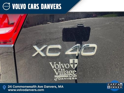 2025 Volvo XC40 B5 Core Bright Theme
