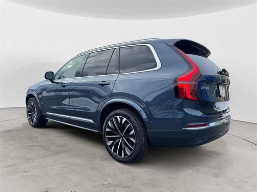 2025 Volvo XC90 B6 Plus 7-Seater