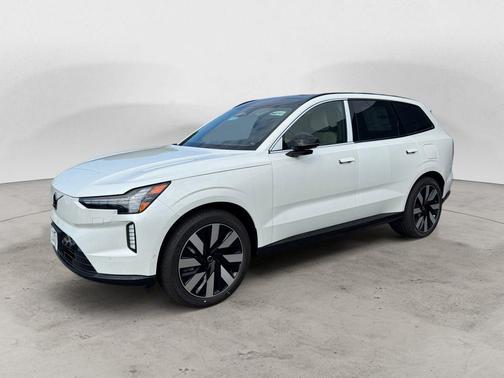 Crystal White 2026 Volvo EX90 TWIN MOTOR PERFORMANCE ULTRA 7-SEATER