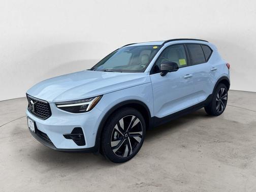 2026 Volvo XC40 B5 Ultra
