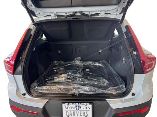 2026 Volvo XC40 B5 Ultra