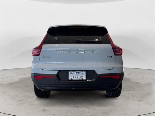 2026 Volvo XC40 B5 Ultra