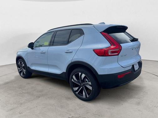 2026 Volvo XC40 B5 Ultra