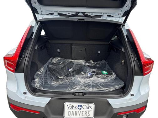 2026 Volvo XC40 B5 Plus