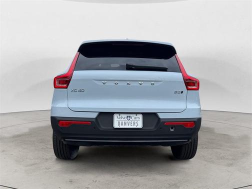 2026 Volvo XC40 B5 Plus