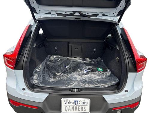 2026 Volvo XC40 B5 Plus