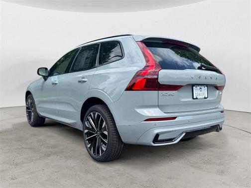 2026 Volvo XC60 B5 ULTRA