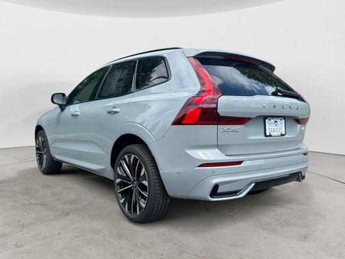 2026 Volvo XC60 B5 Ultra