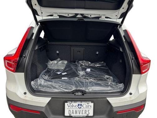 Crystal White 2026 Volvo XC40 B5 Plus