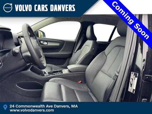 2025 Volvo XC40 B5 Plus Bright Theme