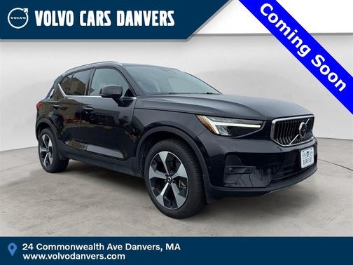 2025 Volvo XC40 B5 Plus Bright Theme