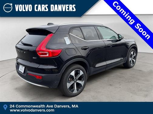 2025 Volvo XC40 B5 Plus Bright Theme