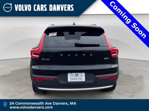 2025 Volvo XC40 B5 Plus Bright Theme