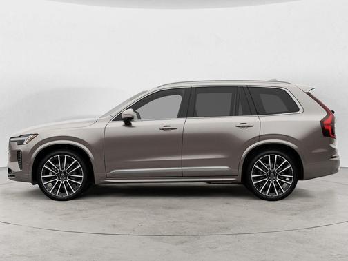 Bright 2026 Volvo XC90 B6 Plus 7-Seater