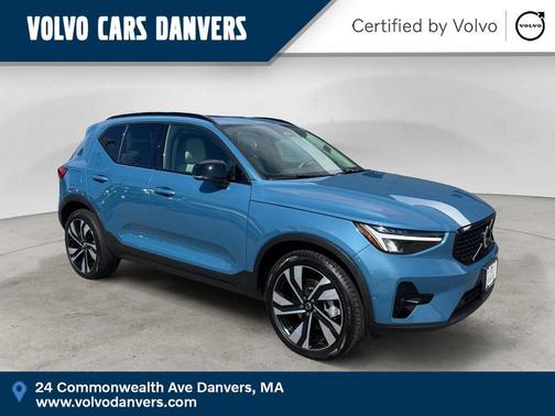 Fjord Blue Metallic 2024 Volvo XC40 B5 Plus Dark Theme
