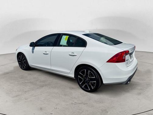 Ice White 2018 Volvo S60 T5 Dynamic