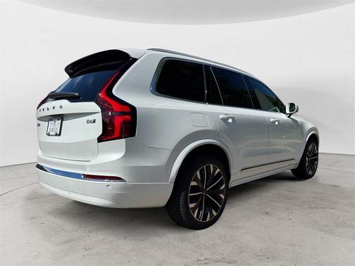 2026 Volvo XC90 B6 Plus 6-Seater