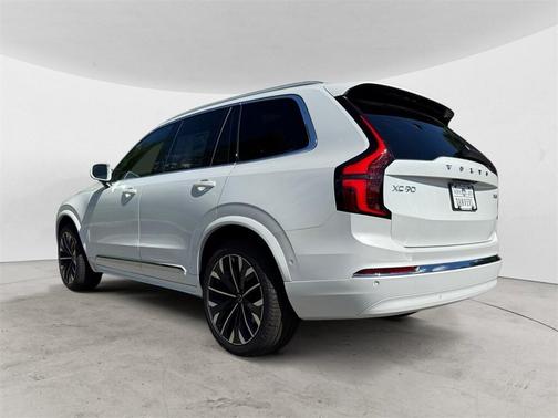 2026 Volvo XC90 B6 Plus 6-Seater