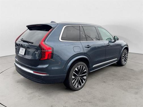 2025 Volvo XC90 B6 Plus 7-Seater
