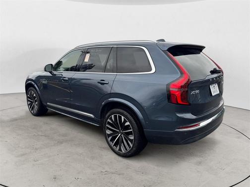 2025 Volvo XC90 B6 Plus 7-Seater