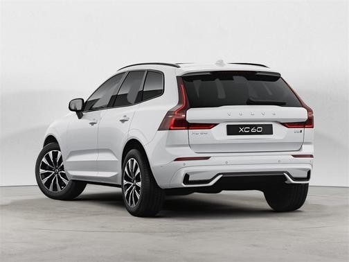 2025 Volvo XC60 B5 Plus