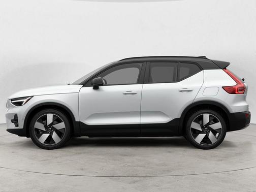 2026 Volvo EX40 Single Motor Extended Range Plus