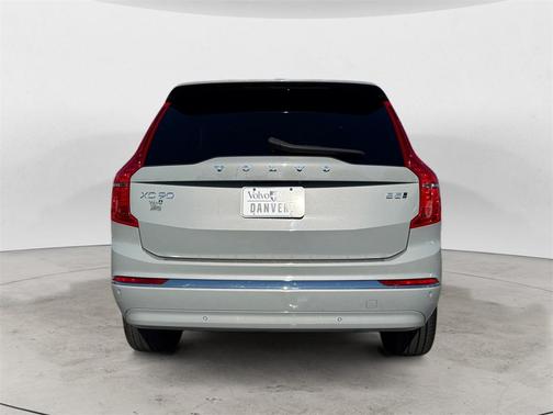 2024 Volvo XC90 B5 Core Bright Theme