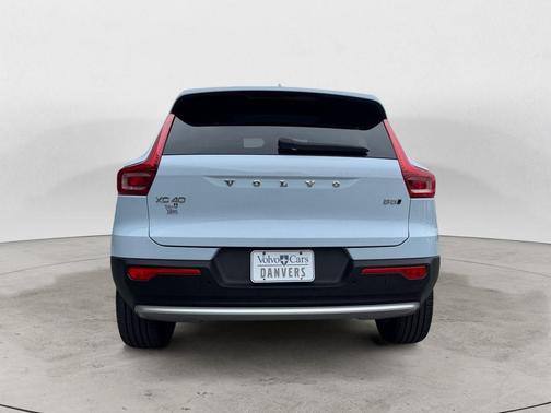 Blue 2025 Volvo XC40 B5 Core Bright Theme