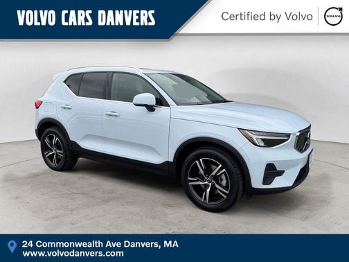 Blue 2025 Volvo XC40 B5 Core Bright Theme