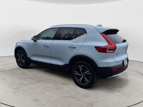 Blue 2025 Volvo XC40 B5 Core Bright Theme