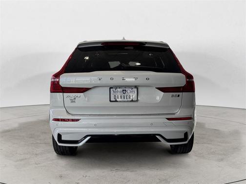 2023 Volvo XC60 B5 Plus Dark Theme