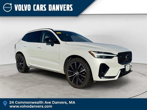2023 Volvo XC60 B5 Plus Dark Theme