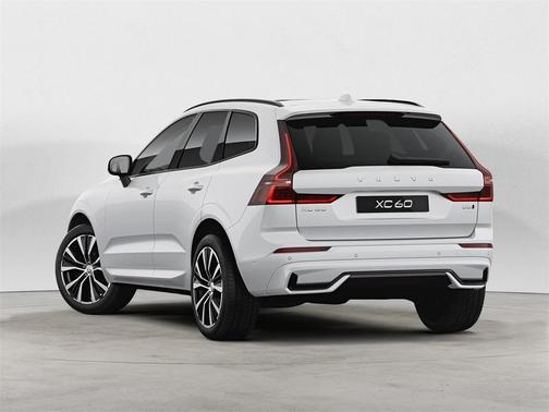 2023 Volvo XC60 B5 Plus Dark Theme