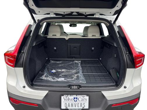 Crystal White 2026 Volvo XC40 B5 Plus