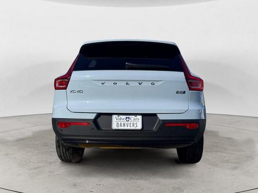 2026 Volvo XC40 B5 Plus