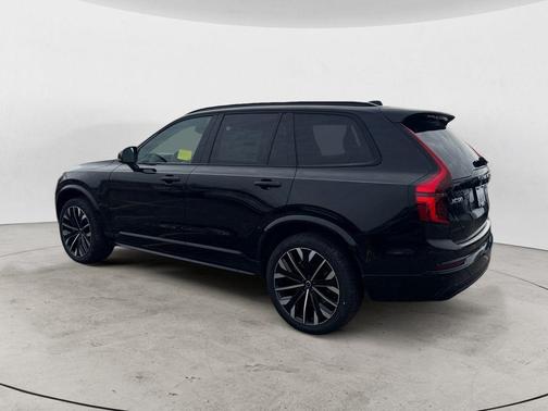 2026 Volvo XC90 B6 Ultra Dark Theme 6-Seater