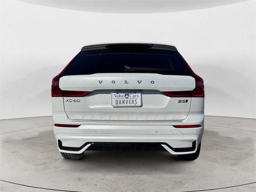 2026 Volvo XC60 B5 Plus