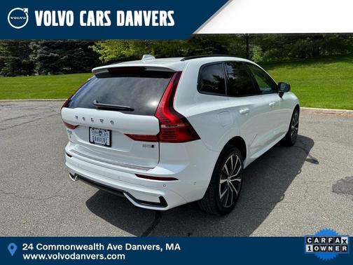 2023 Volvo XC60 B5 Plus Dark Theme