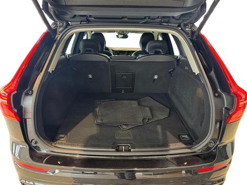 2025 Volvo XC60 B5 Core