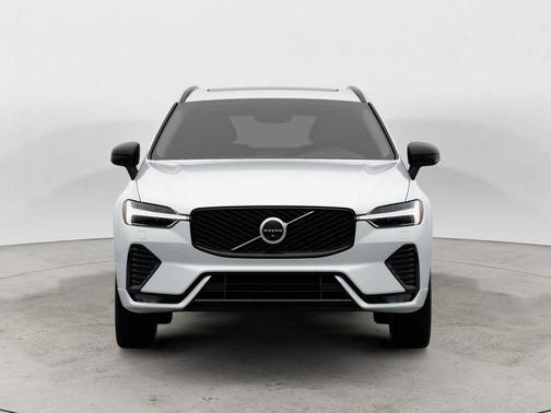 Crystal White 2026 Volvo XC60 B5 Plus